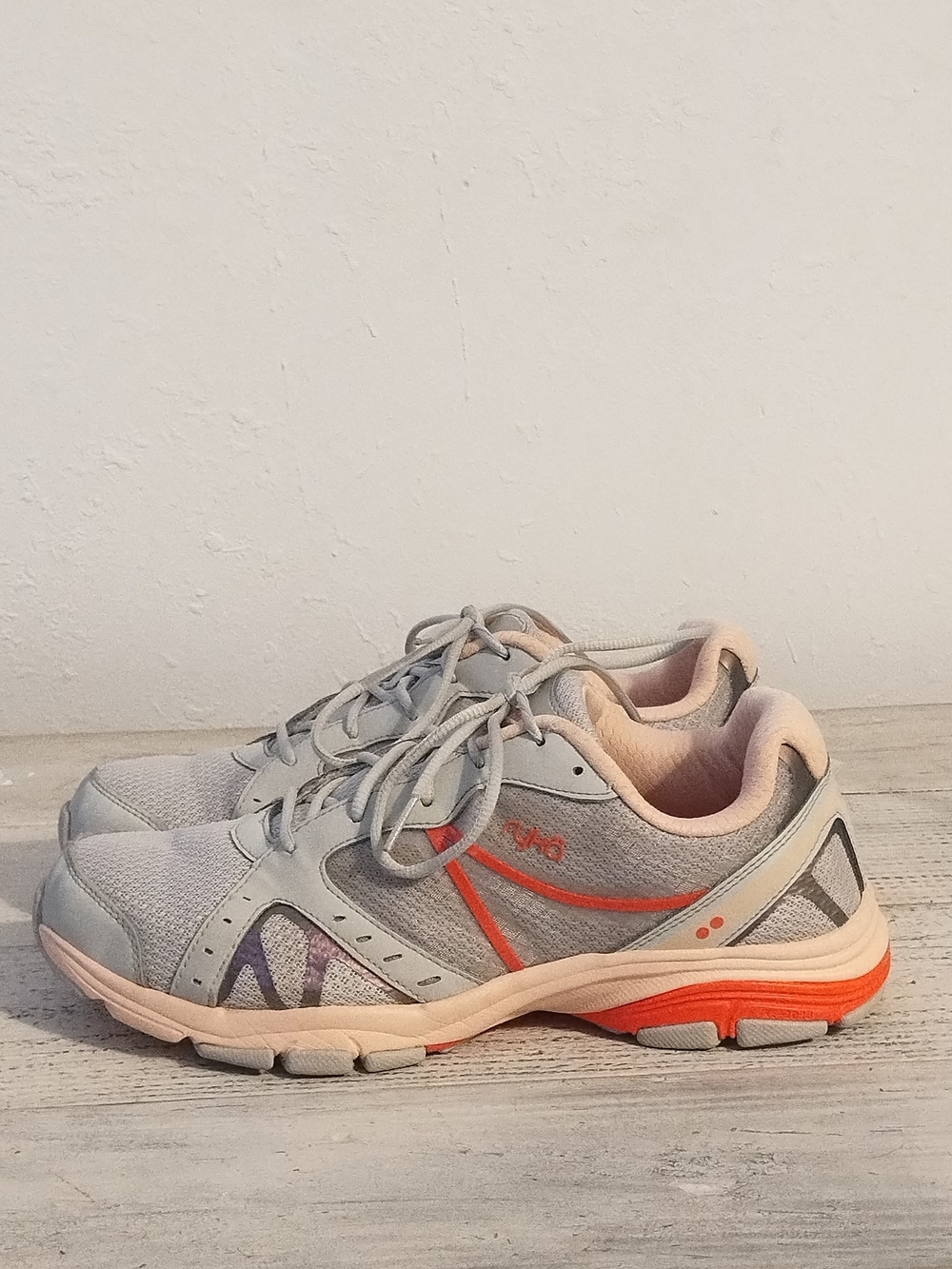 Ryka Women's Vida RZX Oxford Vapor Grey 10 M good condition open to offers
